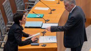 Wohnverpflichtung Geflüchteter: Asylrecht: Land entlastet Kommunen bei der Unterbringung