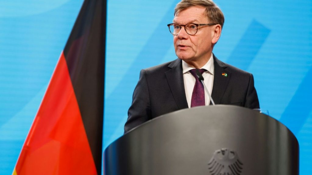 Wirbel um Wadephul: Kanzler gibt Außenminister Rückendeckung