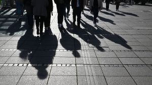 Politische Einstellungen: Studie: Antidemokratische Einstellungen verfestigt