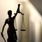 Saarland: Bewährungsstrafe für Autoprüfer wegen falsch ausgestellter Plaketten