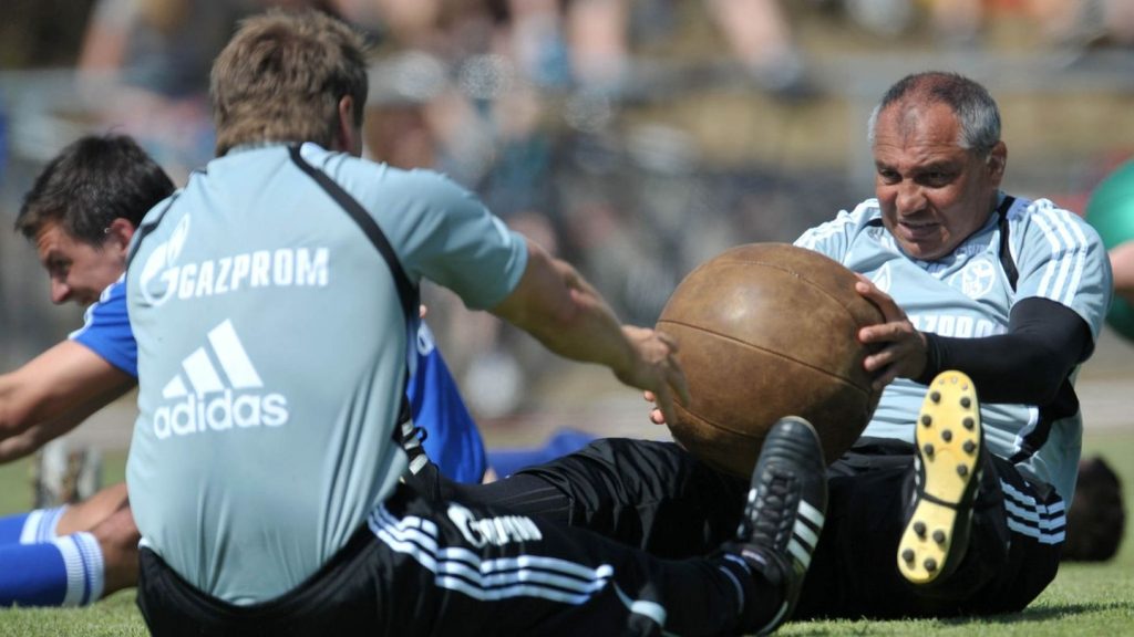 Fußball: Magath: "Was ich zu Hause benutze, ist mein Medizinball"