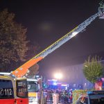Feuerwehreinsatz: Feuer in Hamburger Pflegeheim - eine Person in Lebensgefahr
