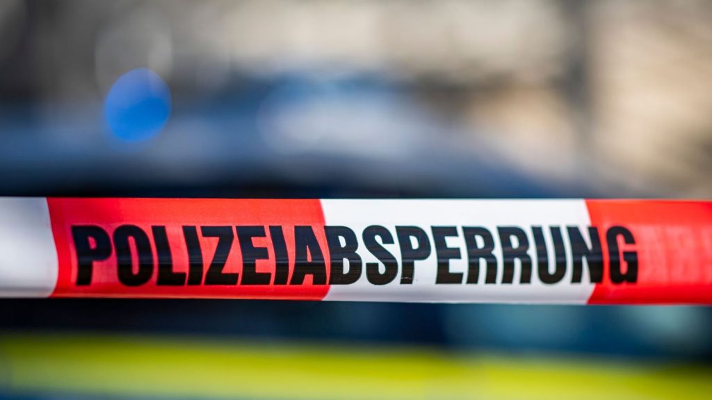 Hintergründe unklar: 19-Jähriger schwer verletzt gefunden - Zeugen gesucht