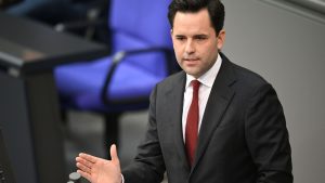 Bundesregierung: JU-Chef: Brauchen "richtige Reformwut"