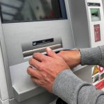 Sicherheit: Diese Taste am Geldautomaten sollten Sie bei jeder Benutzung drücken