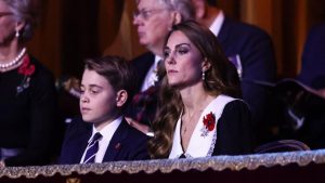 Mit Kate und König Charles: Prinz George besucht Veranstaltung für gefallene Soldaten